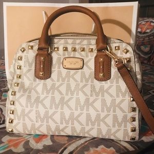 🔥 MICHEAL KORS HANDBAG/CROSSBODY 🔥